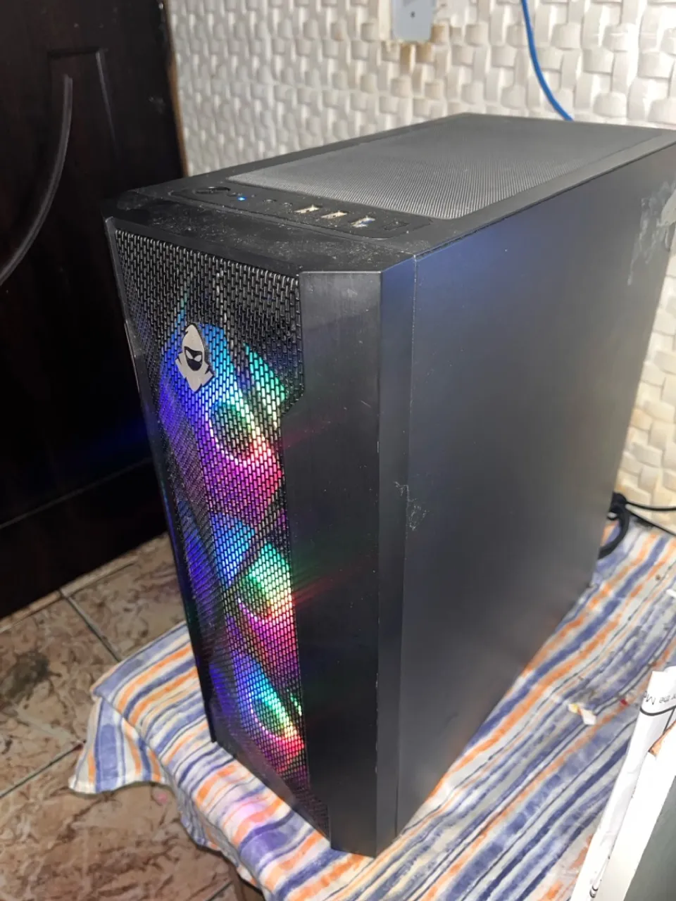 PC Gamer com LED RGB - Desempenho e Estilo!