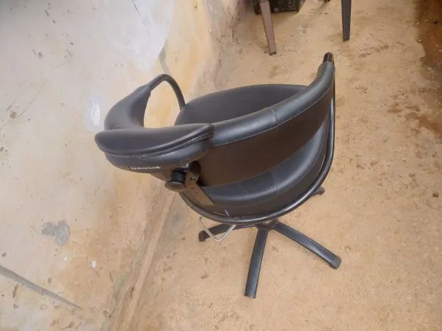 Cadeira de salão, retirada no local. - Foto 4