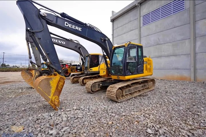 Escavadeira John Deere 130glc - IGUAL ZERO