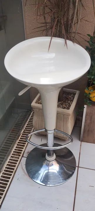 Vendo Banqueta branca 