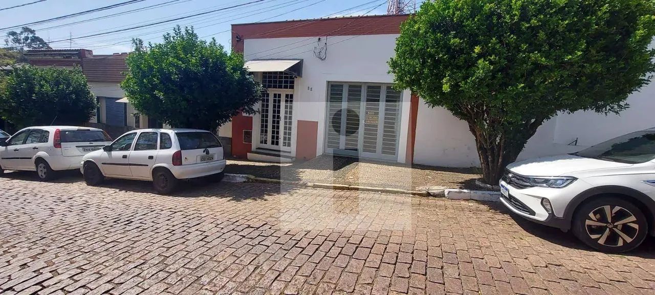 Casa a venda no centro de Sousas - Campinas - SP