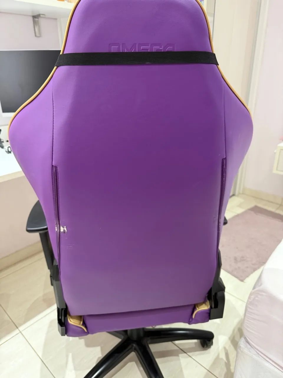 Cadeira Gamer Pichau Omega Roxo e Dourado - Foto 2