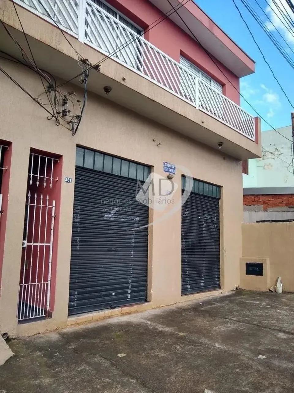Salão mais 3 casas a venda em SCSul