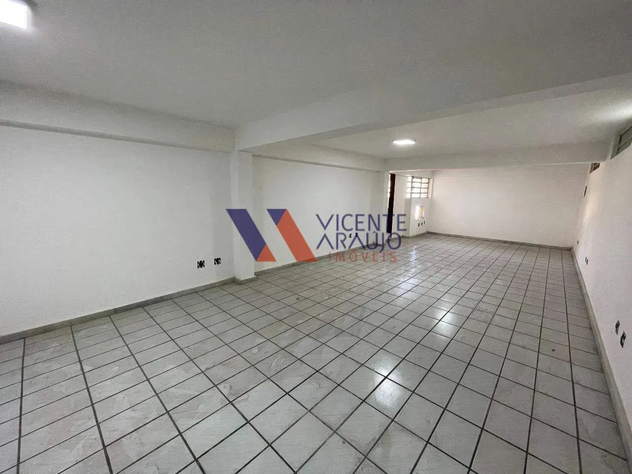 Sala ampla disponível para Locação - Excelente Localização