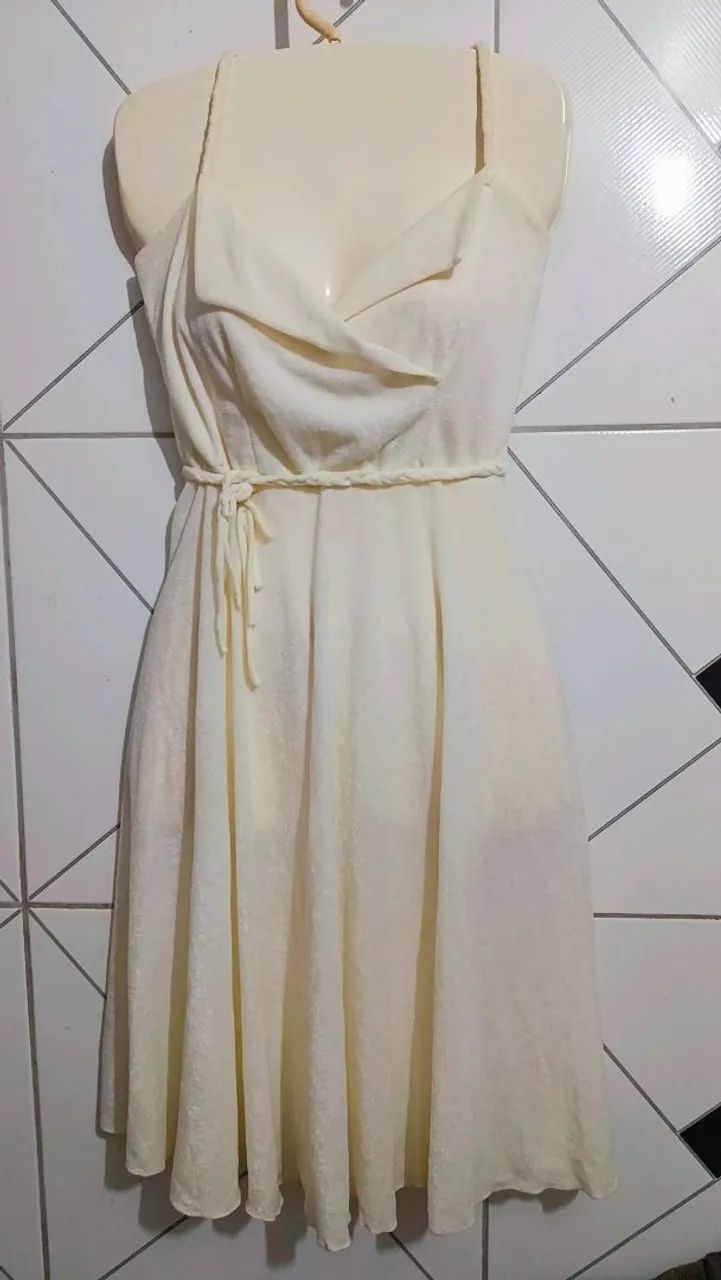 Lindo vestido Marfim