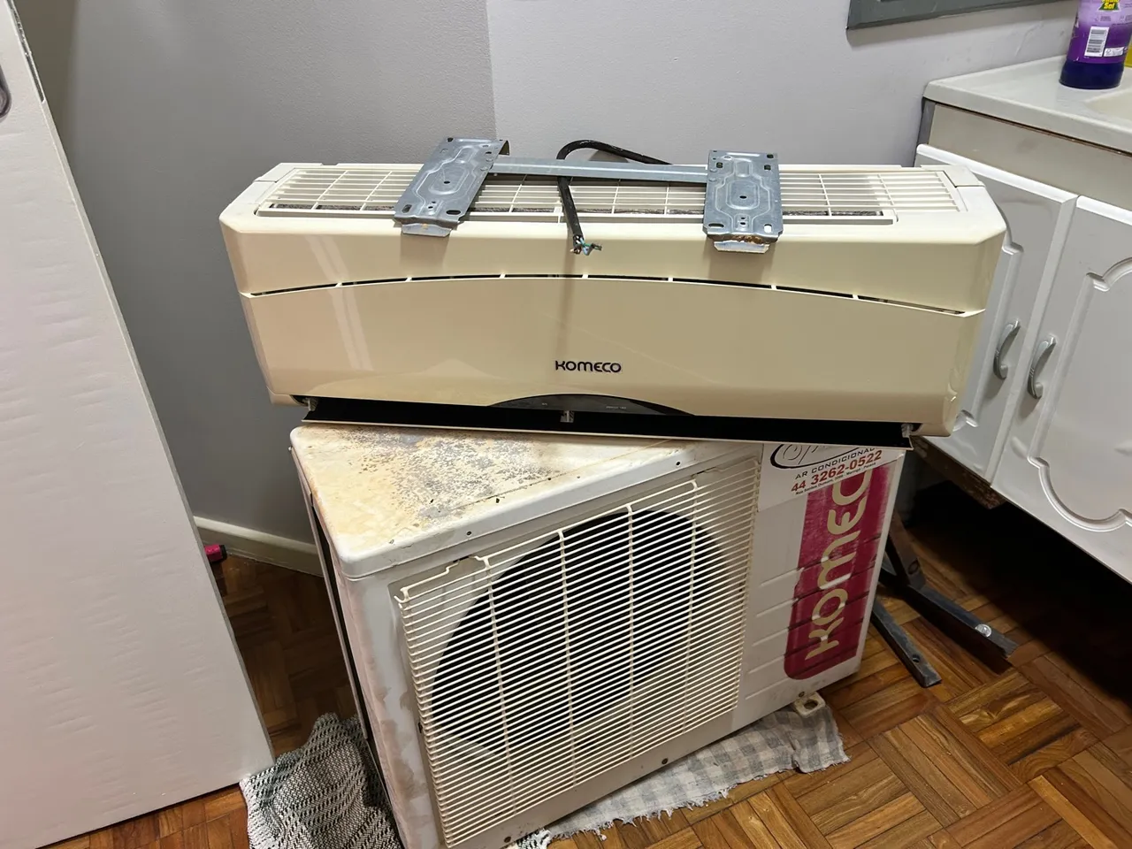 Ar condicionado Komeco 12000 btus antigo