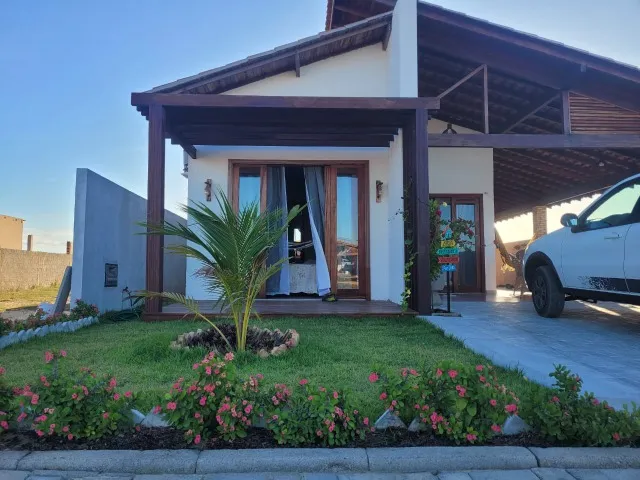 Casa para Aluguel em Condomínio na Praia Peito de Moça - Completa e Espaçosa