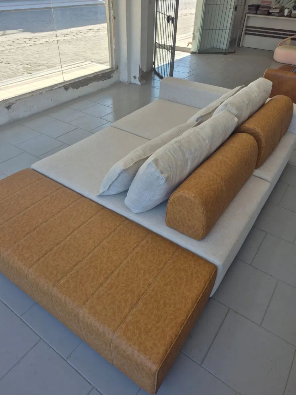 New Island Sofa418478673469132804