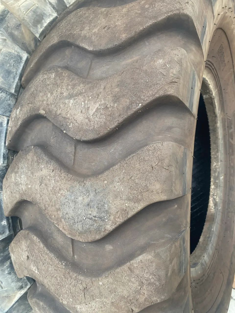 Pneus 17.5-25 L3 16 lonas - Foto 7