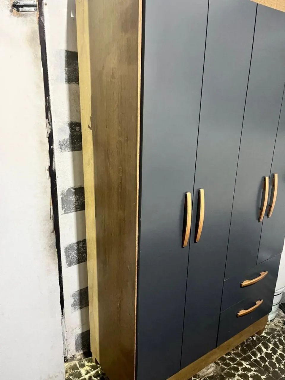 Guarda-roupa de solteiro impecável  - Foto 2