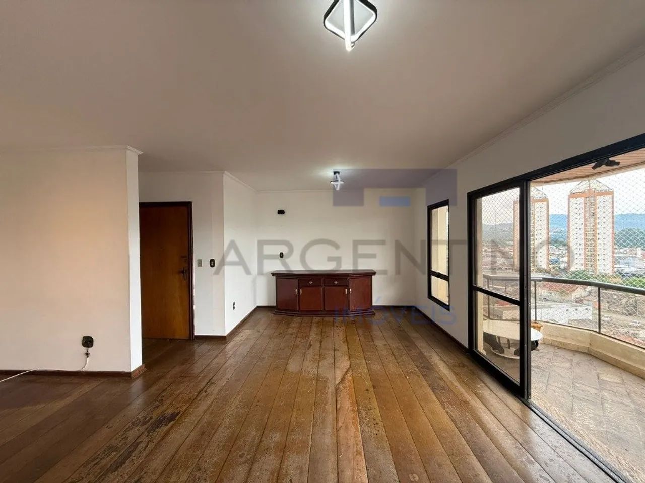 Apartamento para locação no Centro em Mogi das Cruzes - Edifício Vila Lobos.