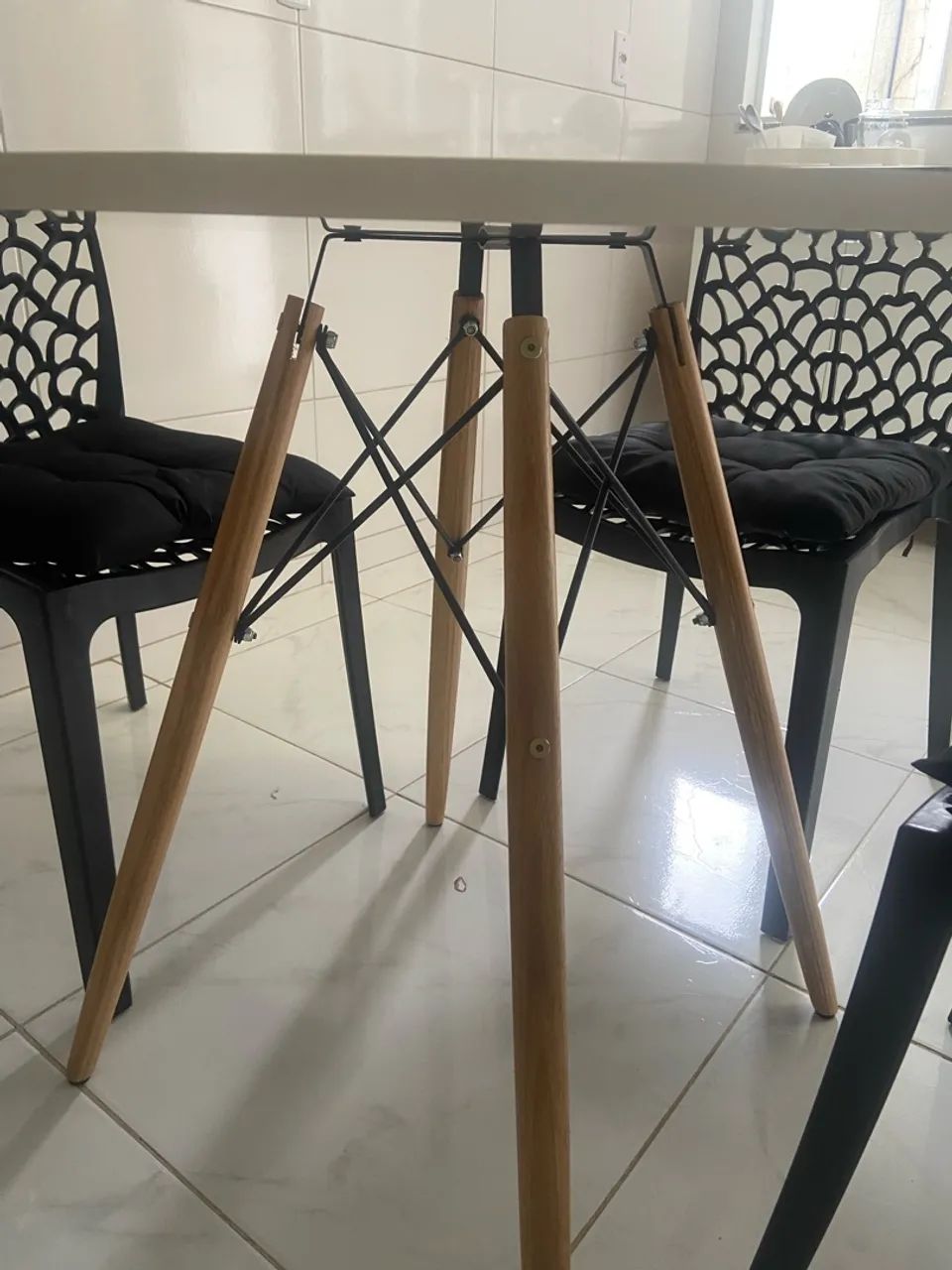 Mesa 4 lugares + cadeiras  - Foto 2