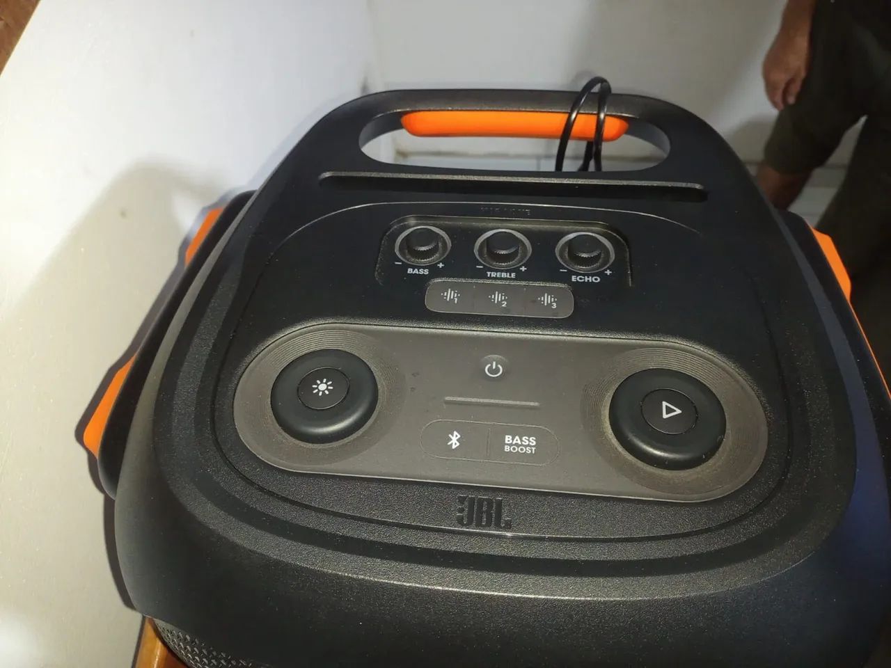 Caixa JBL Partybox 710 impecável  - Foto 4