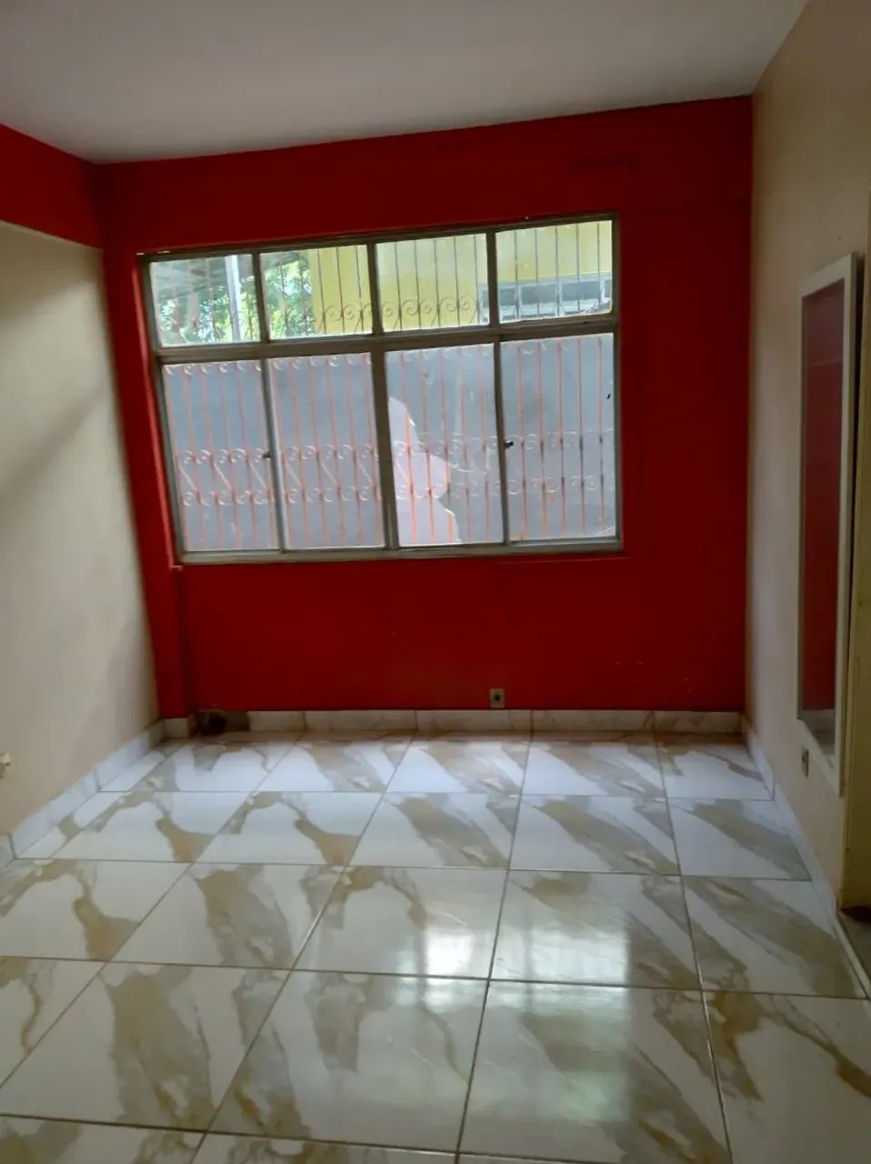Praça 14 / Apto 01 quarto / 9 8 2 2 3 8 9 73