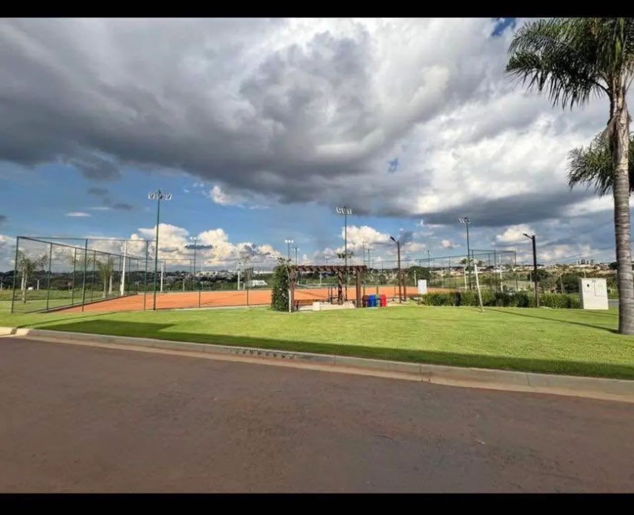 Ágio lote 215,48m2, Jardins Versalhes - Foto 5
