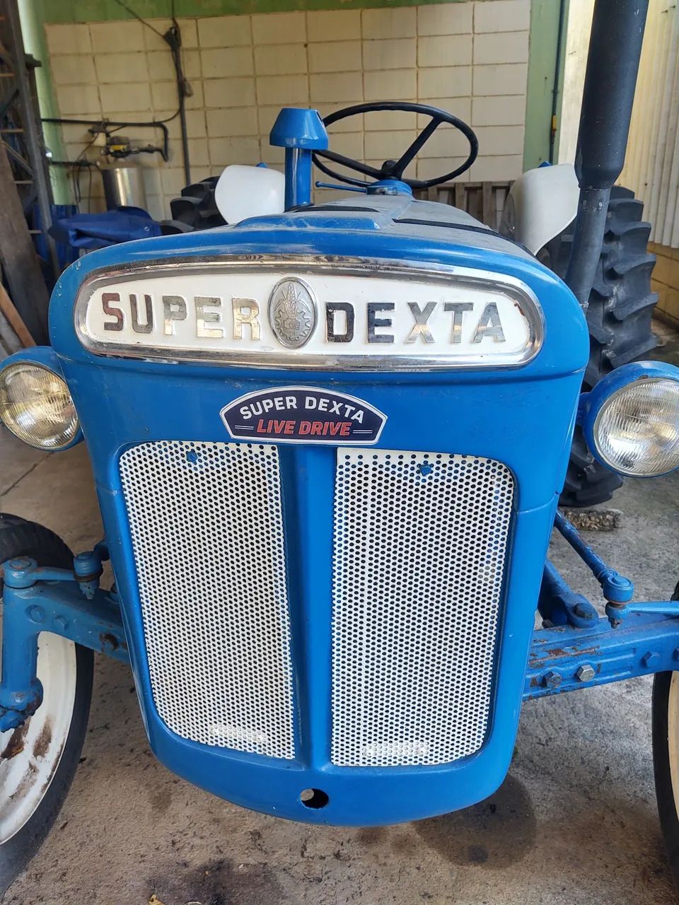 TRATOR AGRICOLA 