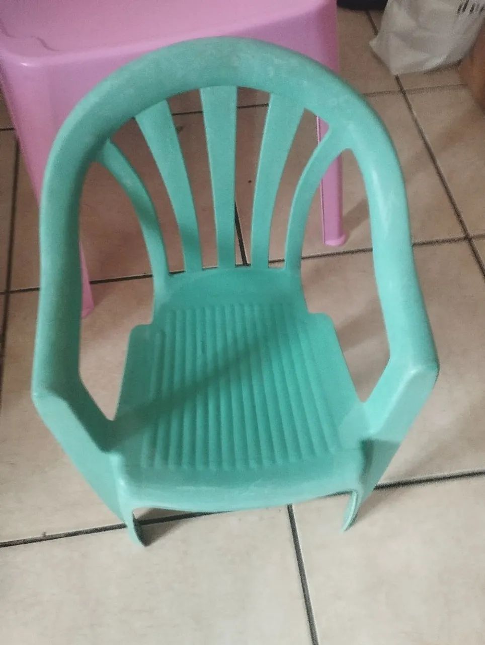 Duas cadeiras e uma mesa infantil  - Foto 4
