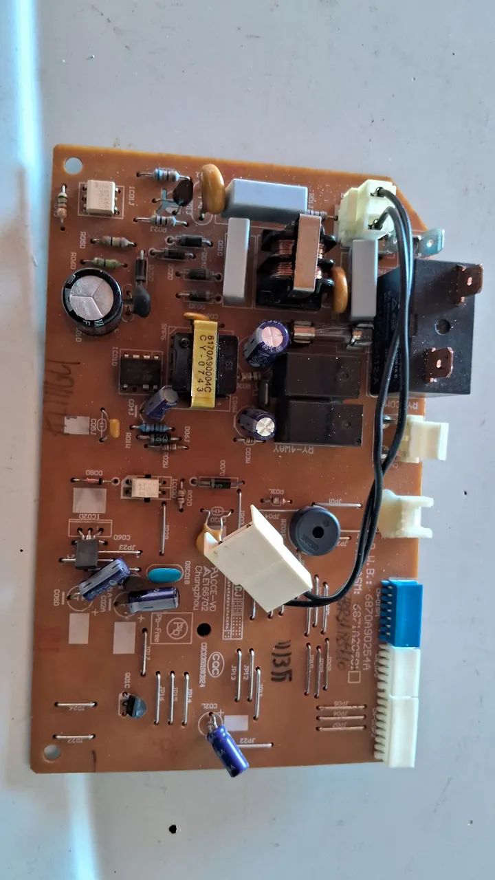 Placa evaporadora LG modelo 6870A90254A usada