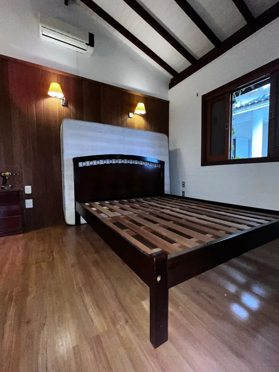 Cama de casal em madeira maciça - Foto 4