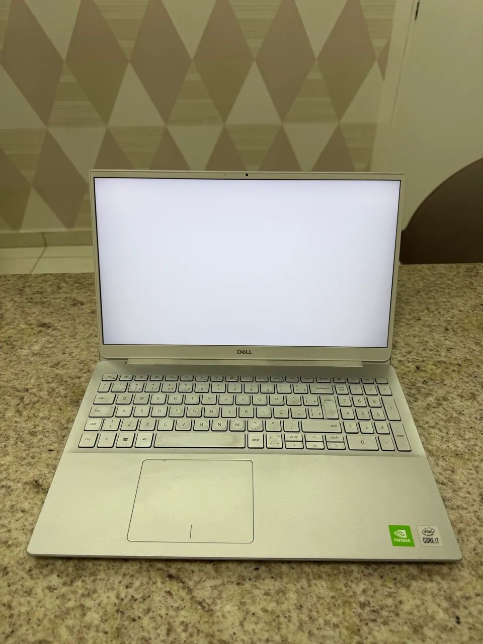 Notebook Dell I7 10ª, Placa de Vídeo MX250 com SSD NVME 256