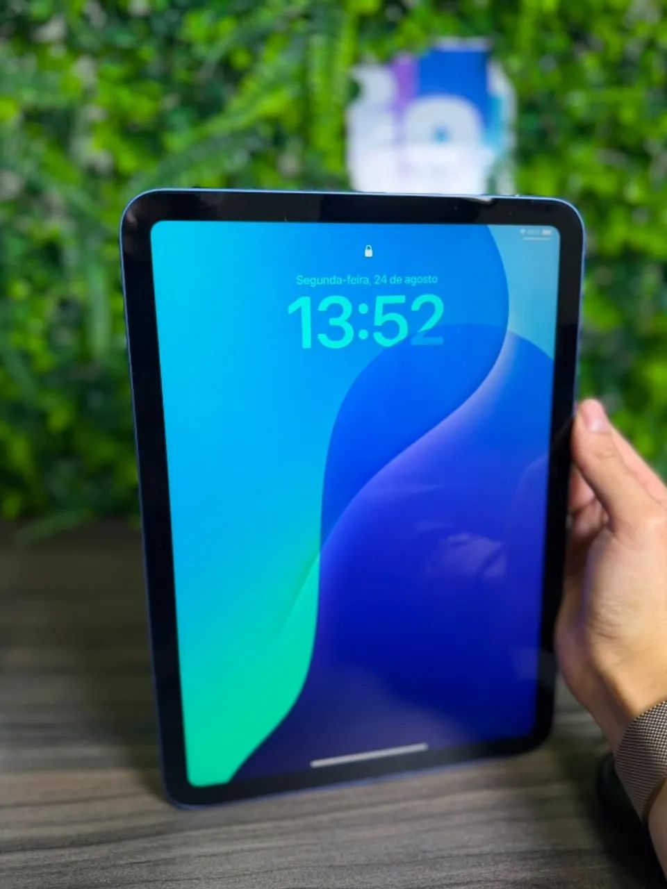 iPad (10° Geração) A2696  MPQ13LL/A Cor azul   Apple A14 Bionic  64GB Versão iOS 18.6.2  - Foto 3