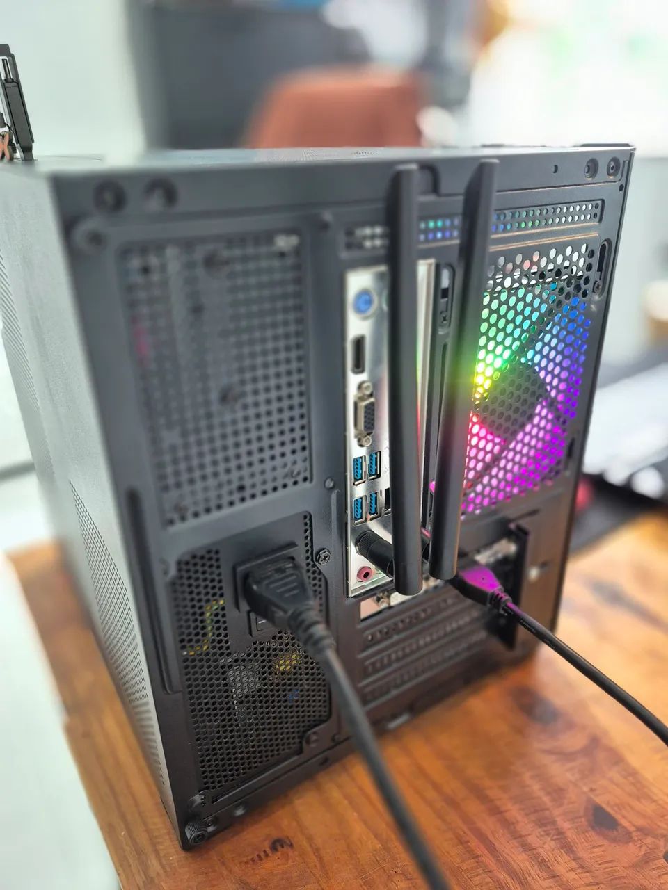 Computador PC GAMER CPU AMD RYZEN 5 5500, 16GB RAM RX 580 SSD 240GB WIN 11 - Foto 3