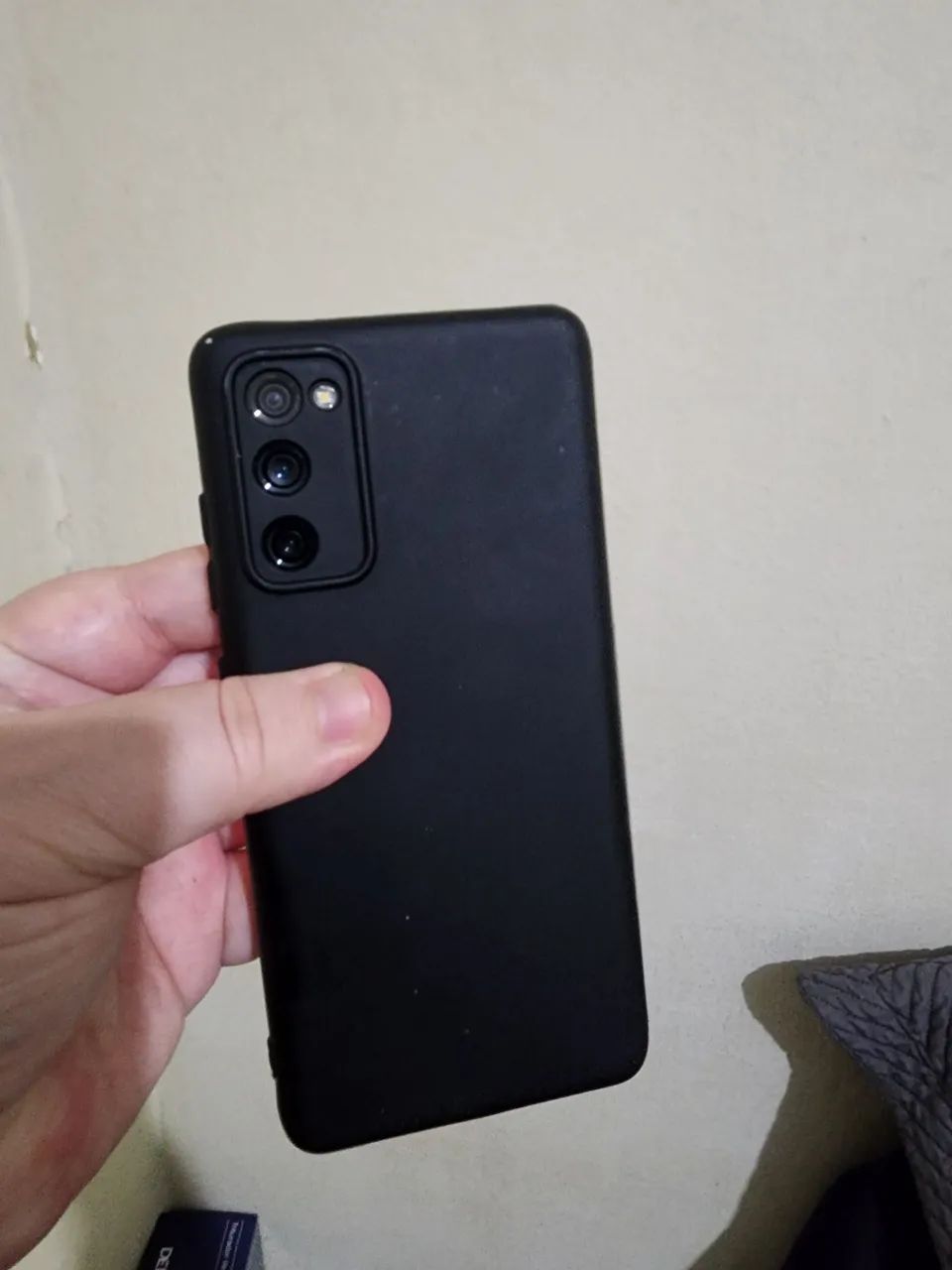 Vendo Samsung s20 FE 256GB sem papo de liso - Foto 2