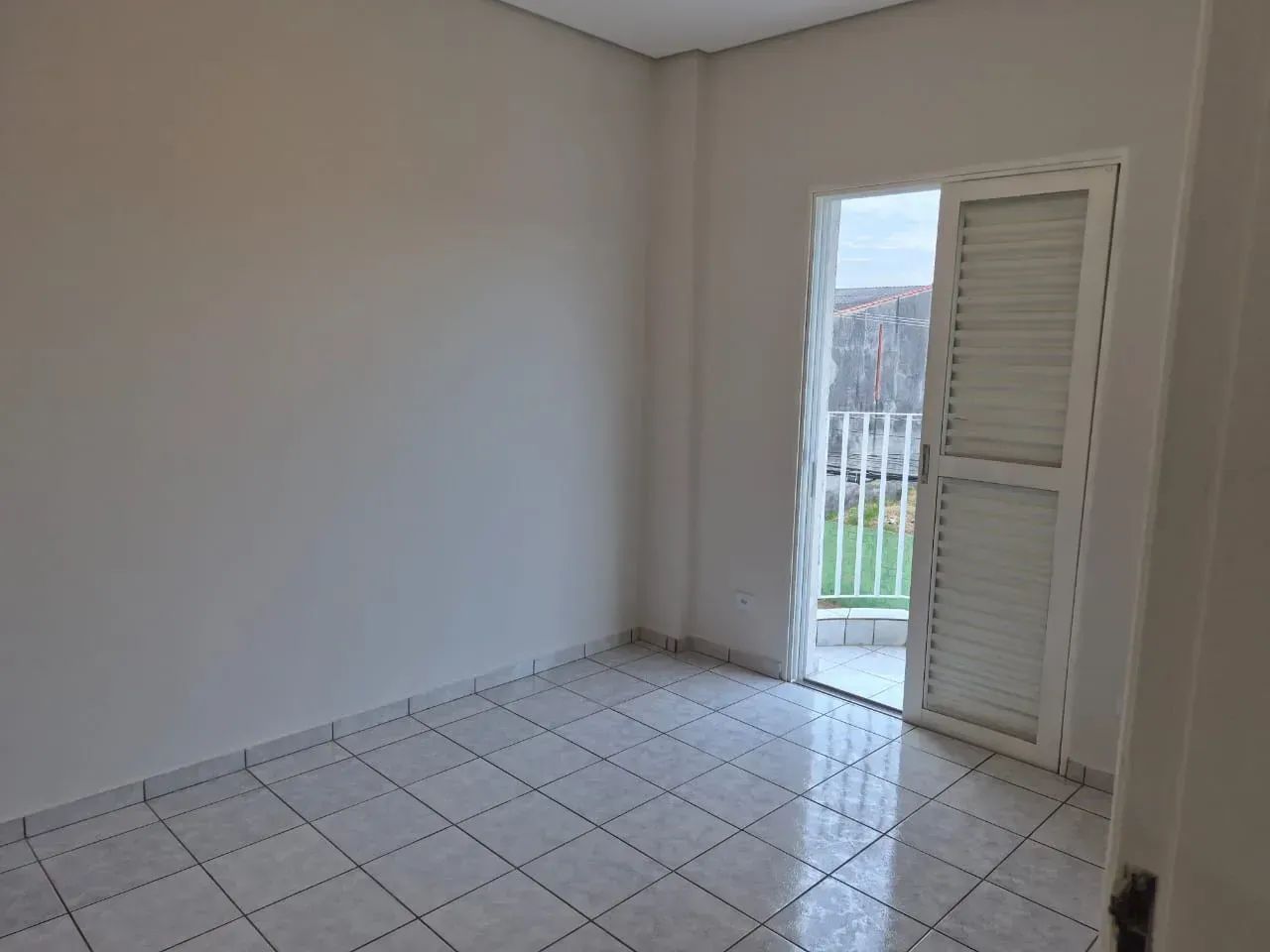 Imóvel para aluguel possui 67 metros quadrados com 2 quartos