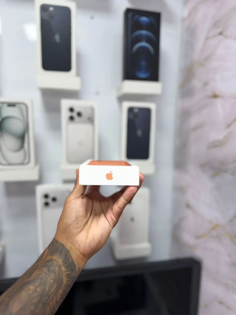 IPHONE 17 PRO 256GB Laranja<br>R$ 8.150,00 TOP - Foto 3