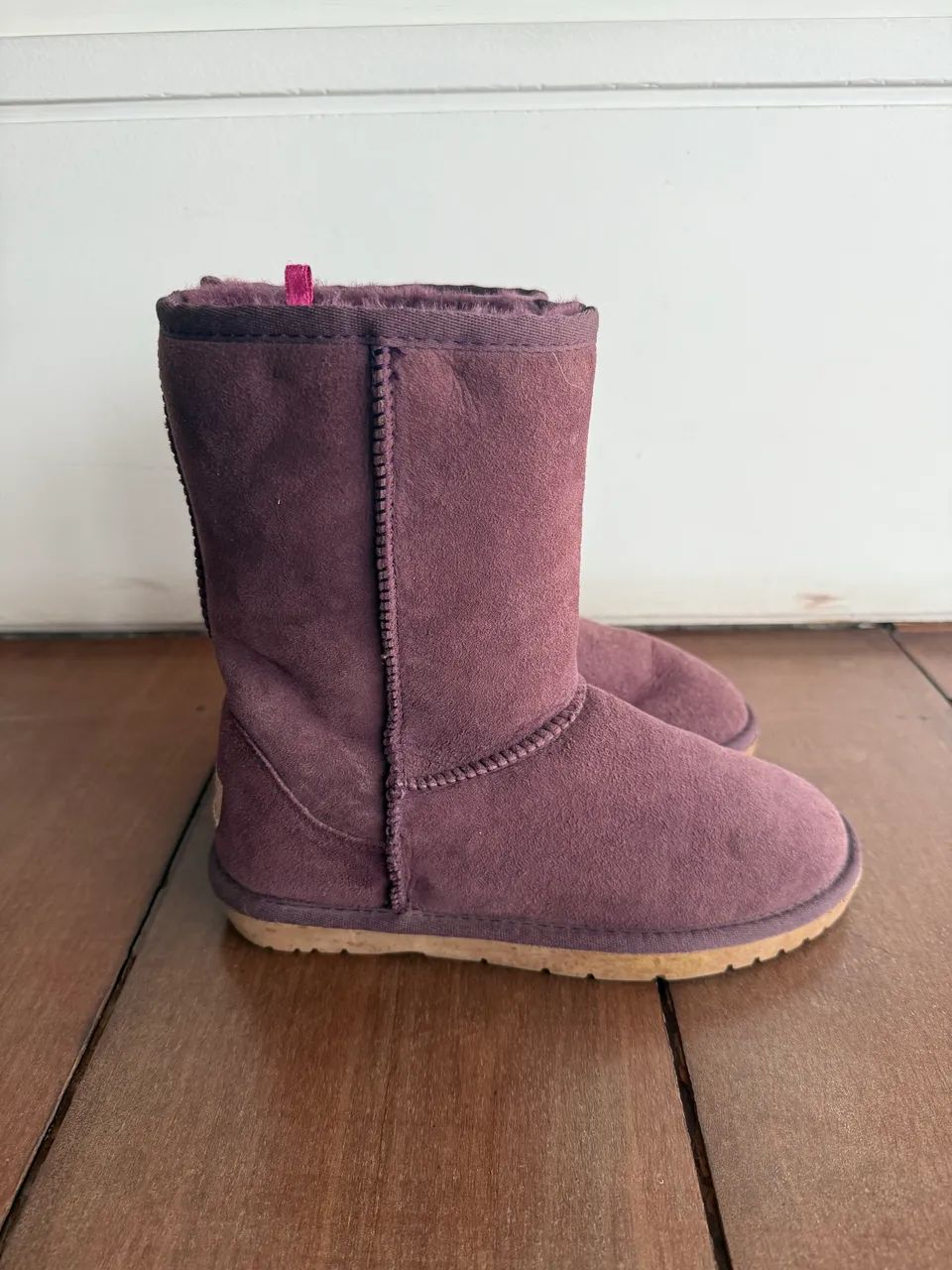 Bota UGG Classic Short II Roxa - Foto 3