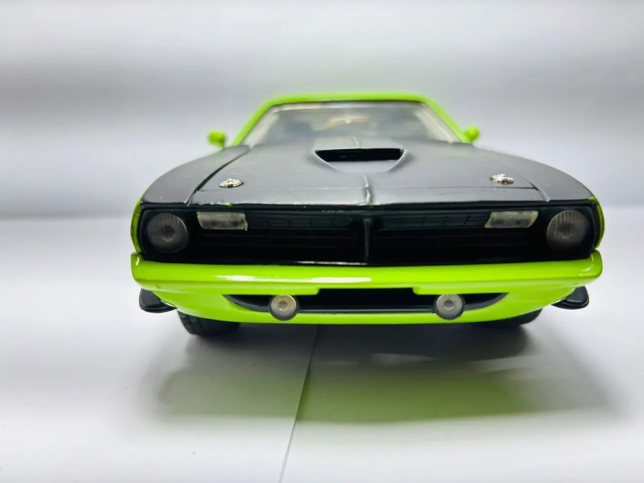 Miniatura Plymouth Barracuda (Cuda) 1970 1/18 - Foto 3