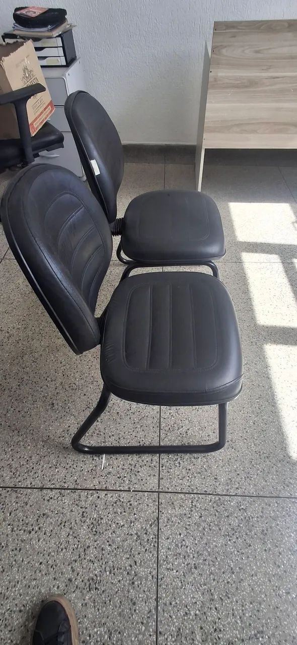 Mesa e cadeiras de escritório  - Foto 5