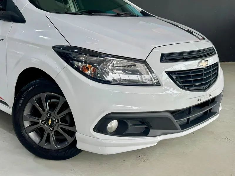 Chevrolet Onix Hatch Effect 1.4 8V Flex Mec. 4P 2016 - Foto 2