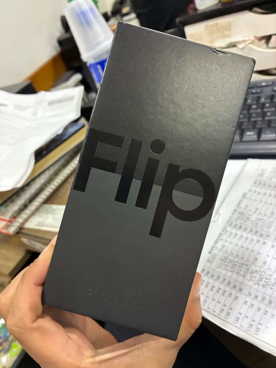 Galaxy Z Flip 4 128 gb azul  com defeito - Foto 5