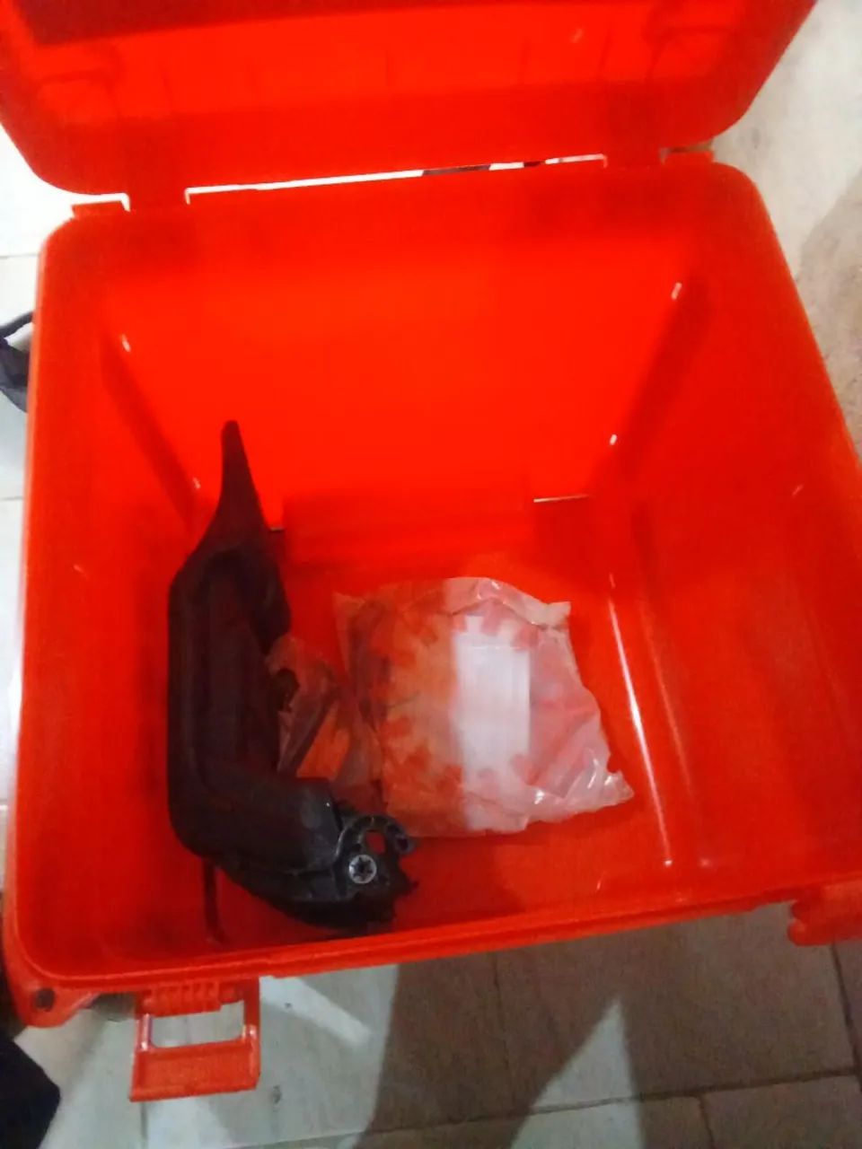 Baú 110 litros 