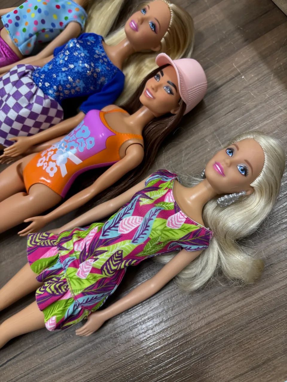 Lote Barbies e acessórios  - Foto 4
