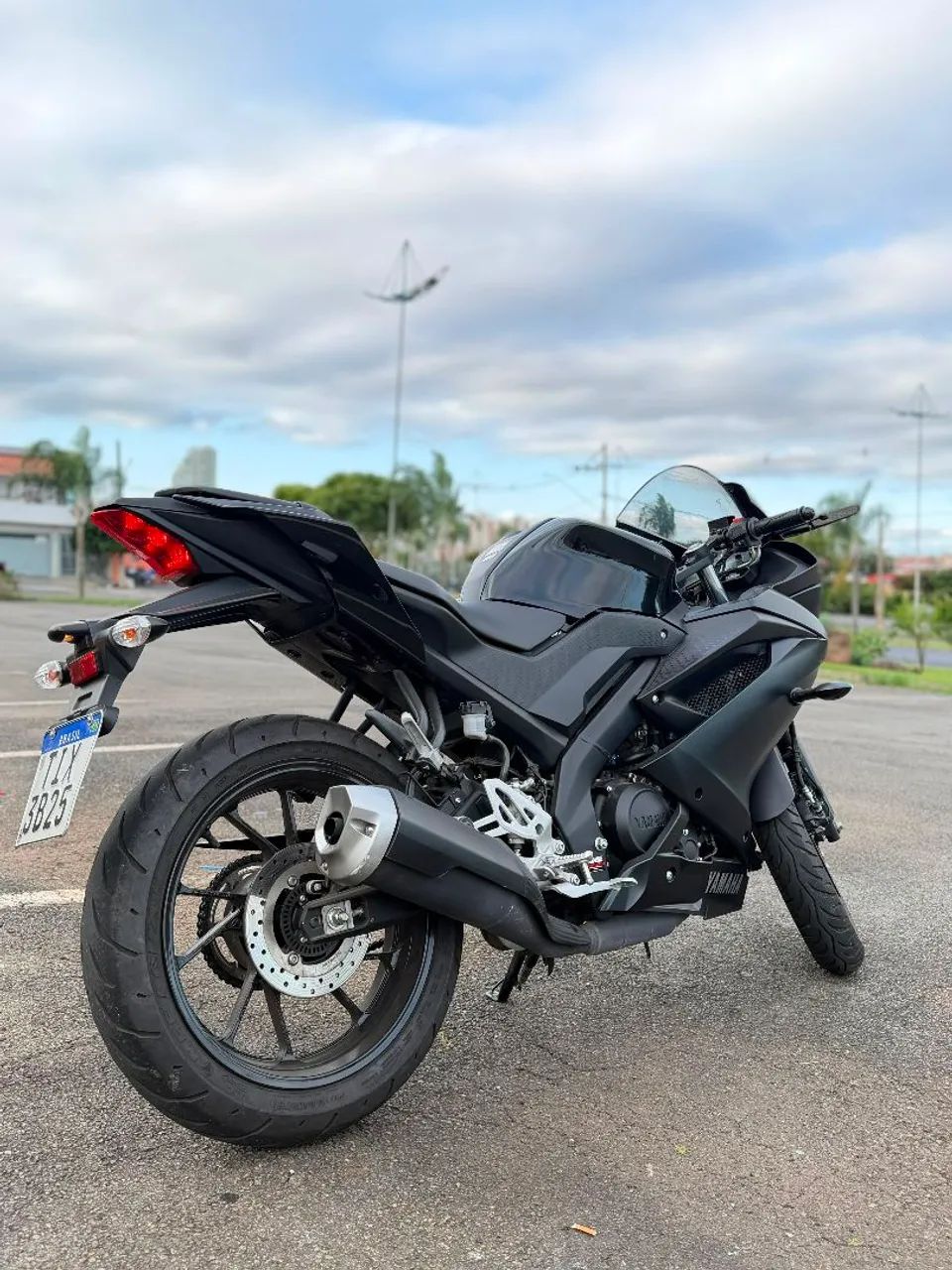 YAHAMA R15 2025 - Foto 3