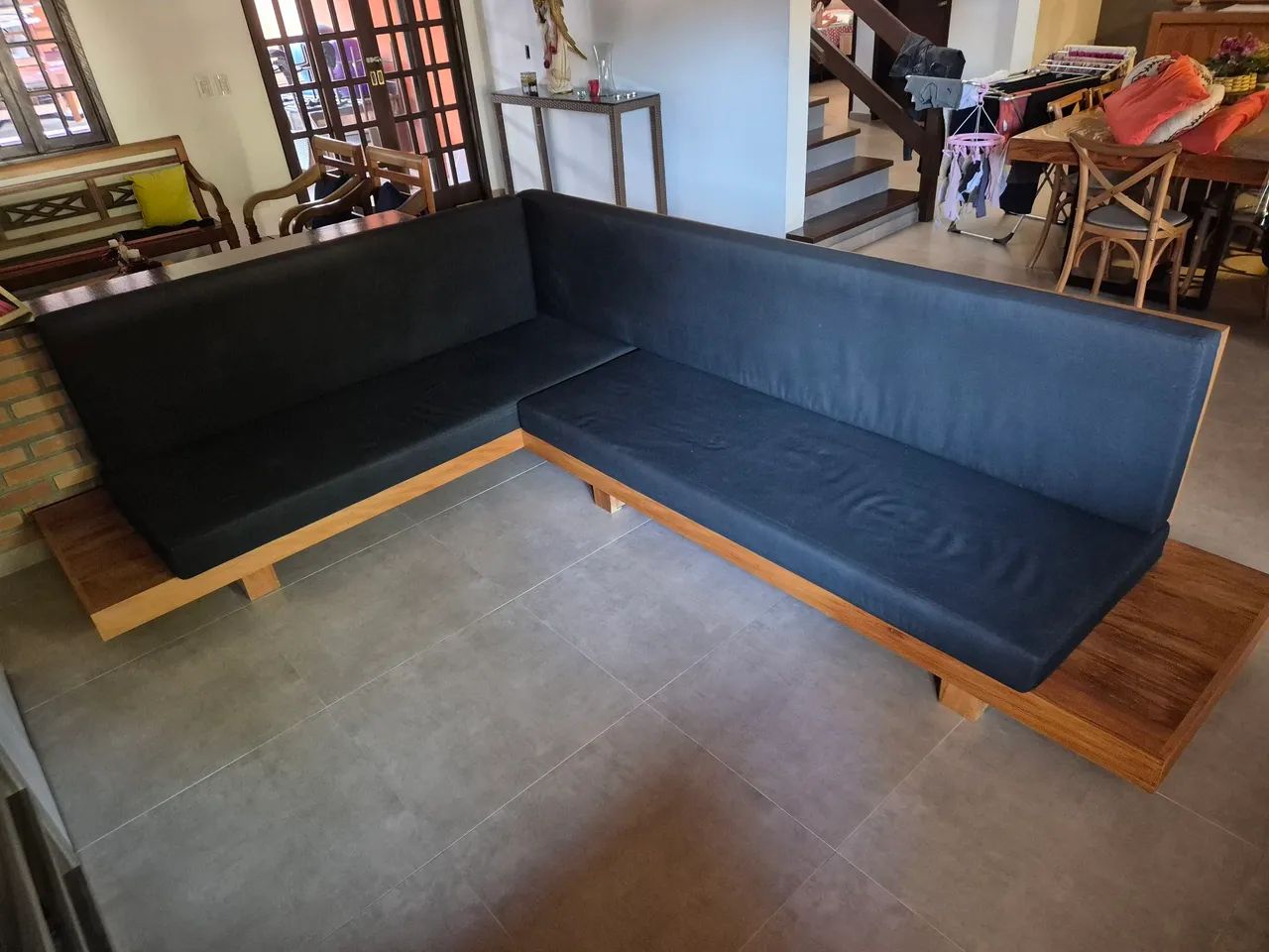 Sofá impecável de peroba rosa 3,10x2,27