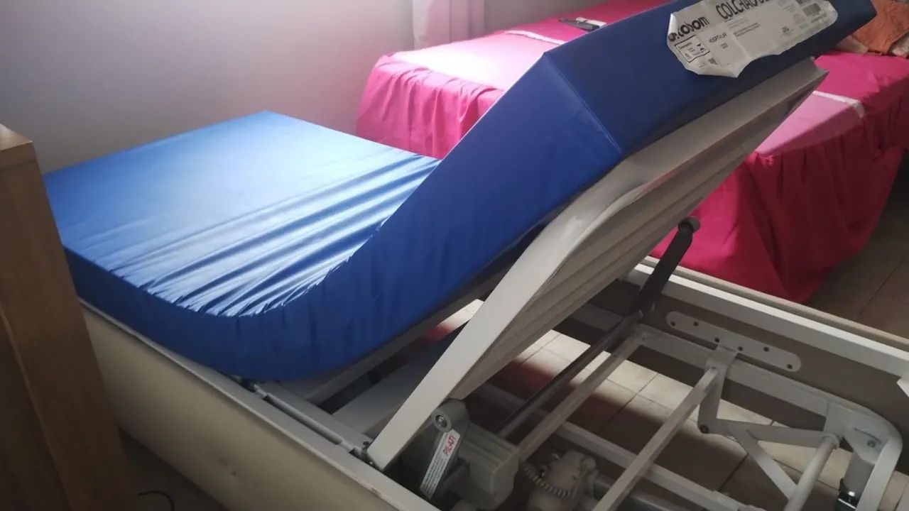 Cama hospitalar e colchão  - Foto 2