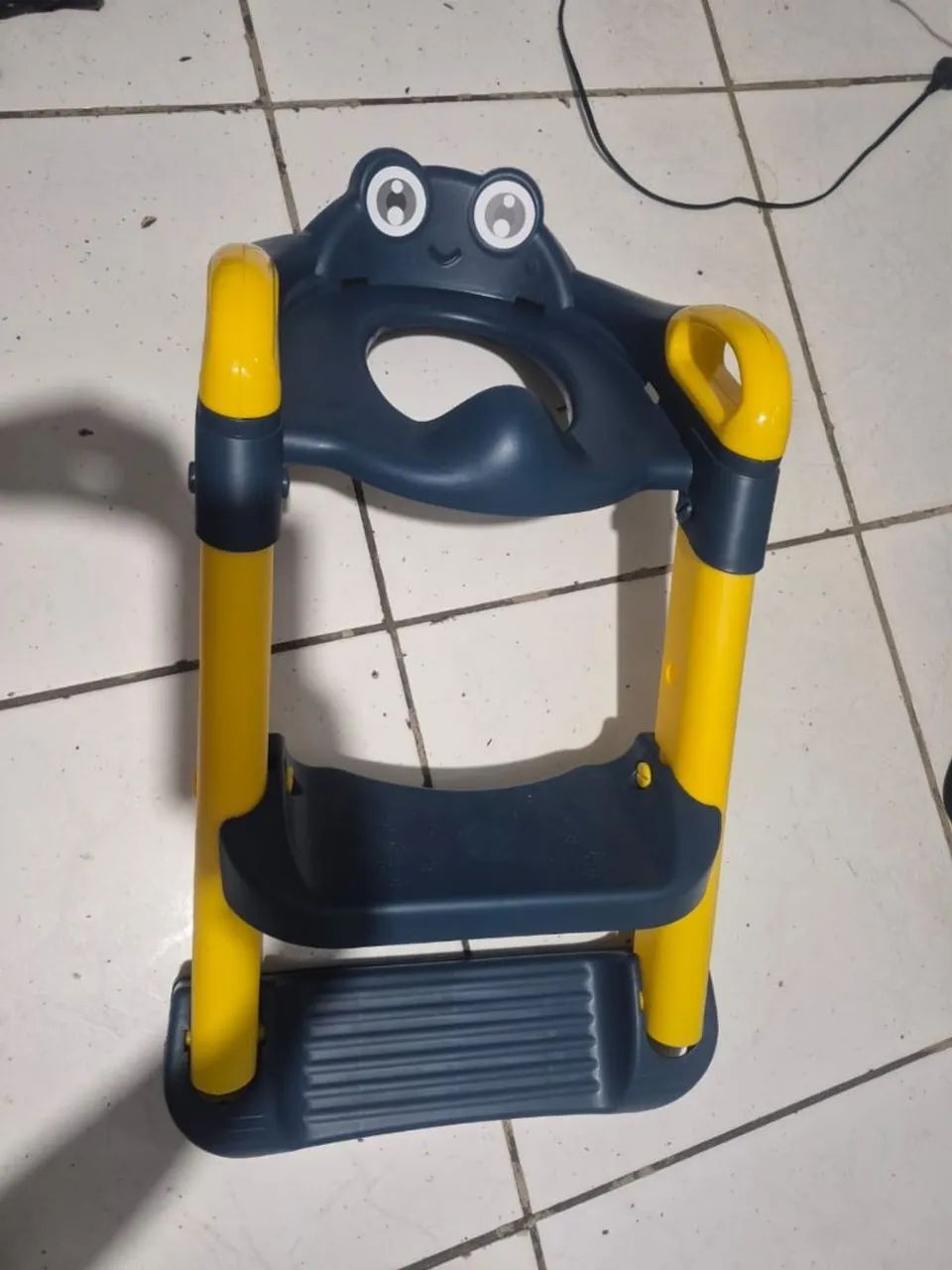 Escadinha para bebê subir no vaso - Foto 3
