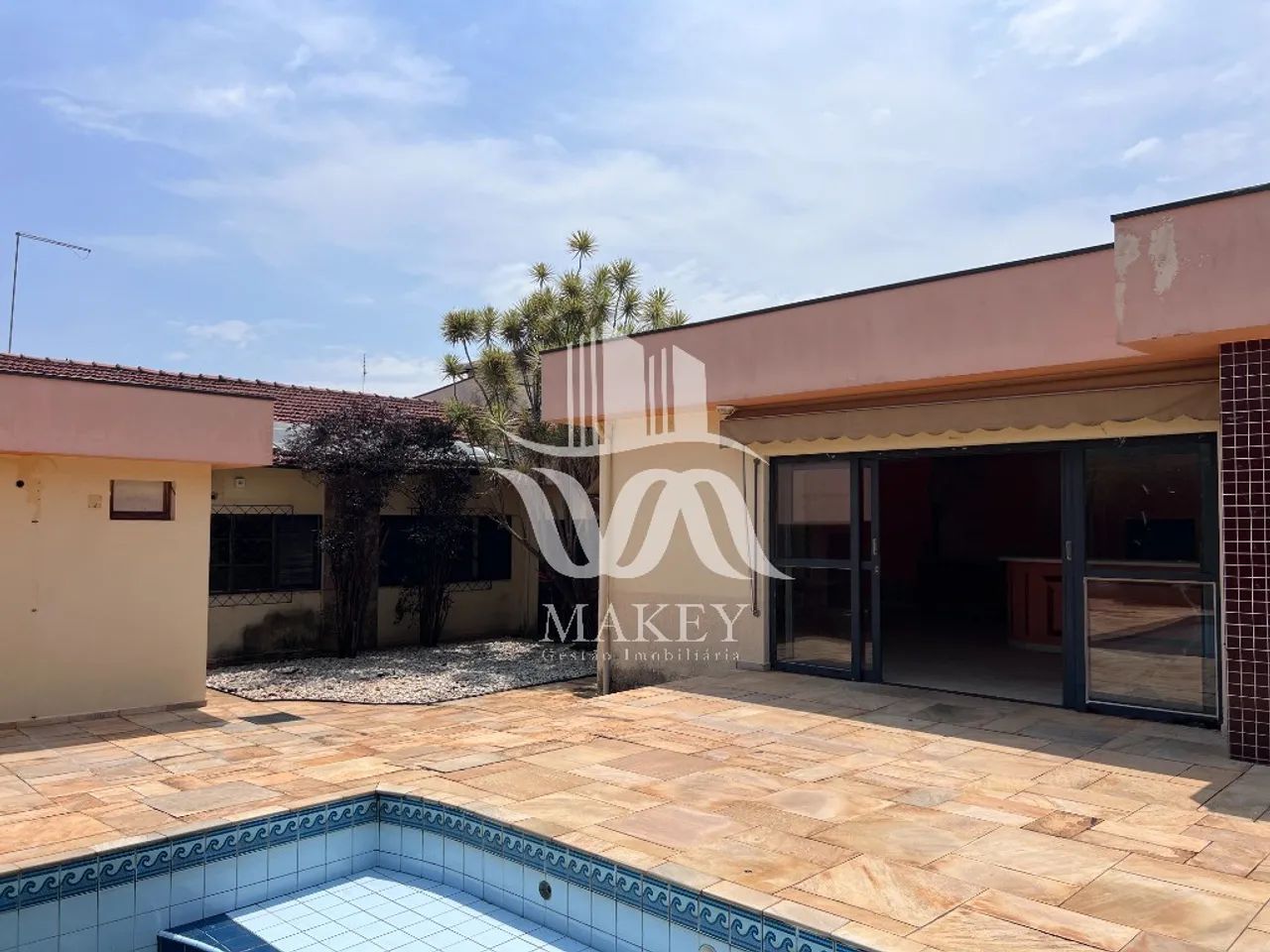 Locação de casa comercial de 4 dormitórios, sala ampla, escritório, salão e edícula - 400m - Foto 4