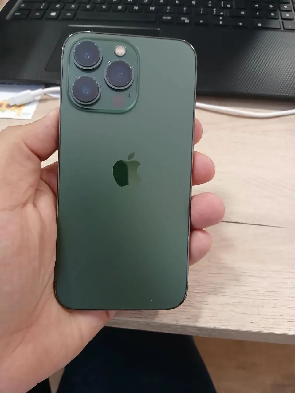 iPhone 13 Pro 256GB com caixa e carregador.