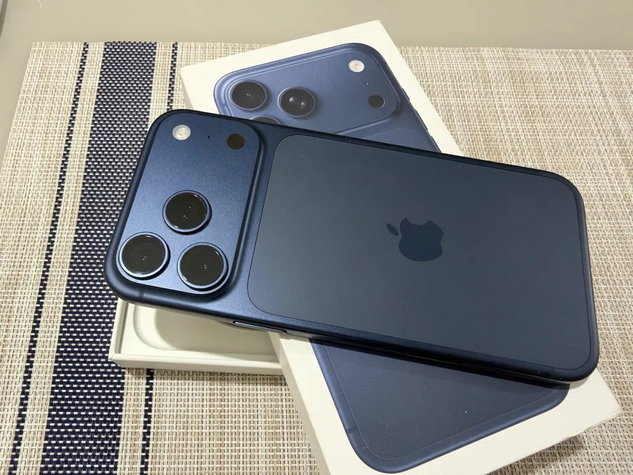 IPHONE 17 PRO MAX - AZUL - Foto 4