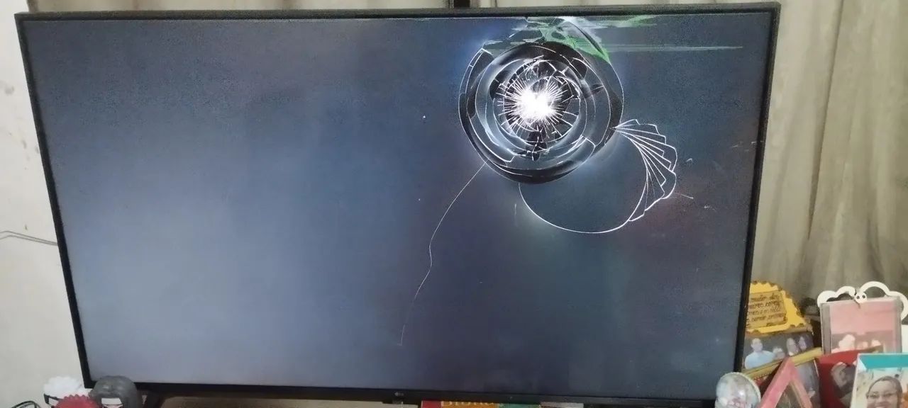 Tv LG 50 4k Modelo 50UQ8050PSB. Obs!! É para retirada de peças!