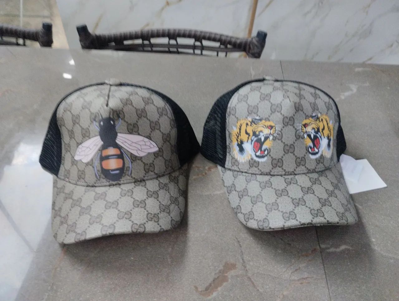 Vendo bonés da Gucci 
