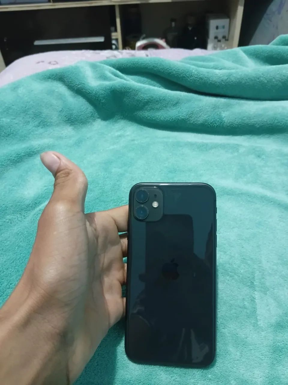Troco iPhone 11 tudo ok por poco x6 pro - Foto 2