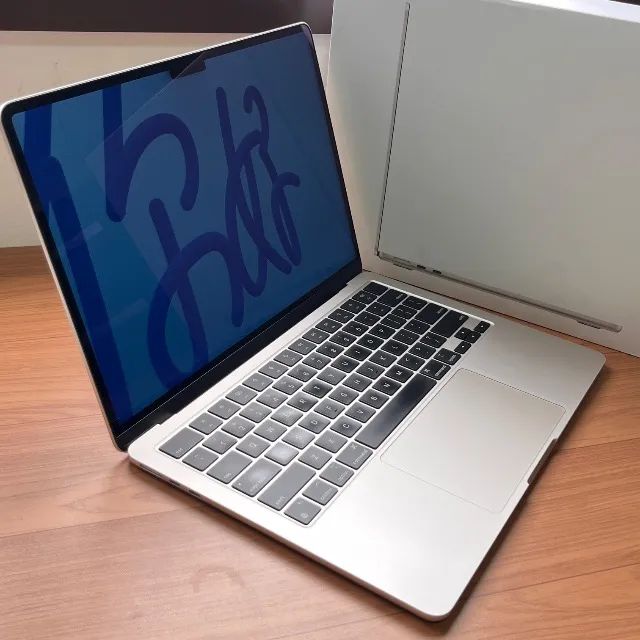 Apple MacBook Air M2 13 Pol., CPU 8 Núcleos, GPU 8 Núcleos, 8GB