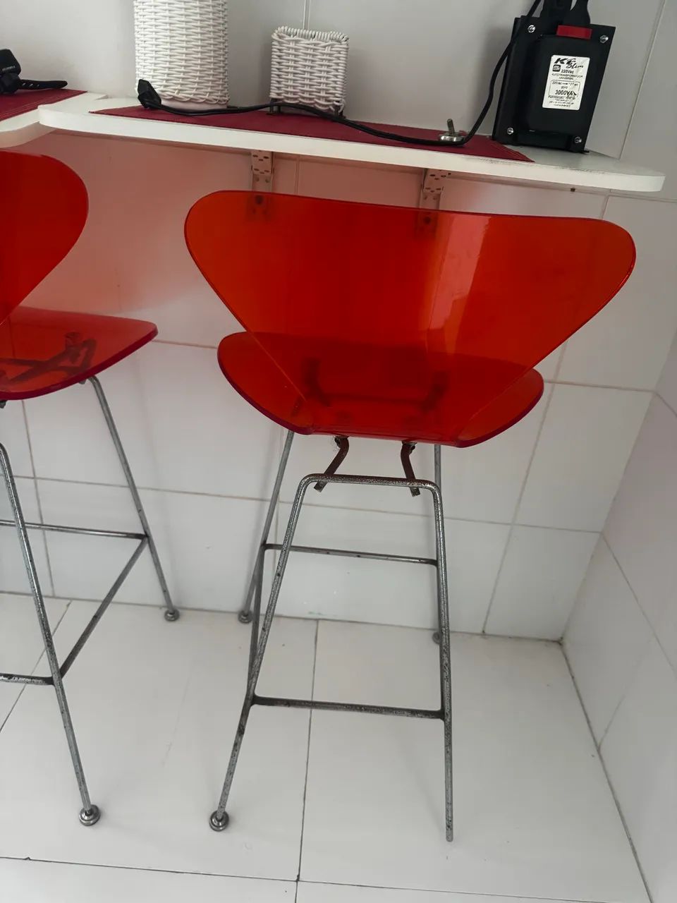 1 cadeira elevada e 1 mesa para parede  - Foto 3