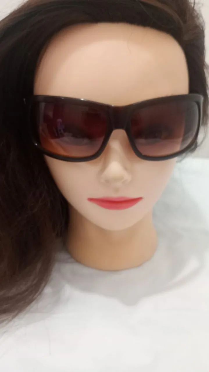 Óculos de sol via Lorran 