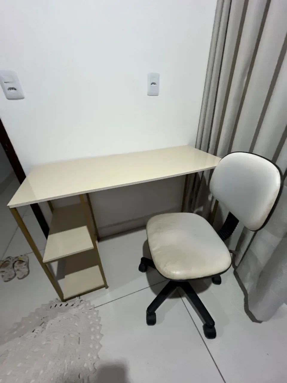 Vendo Mesa novinha e cadeira - 370,00 - Foto 3